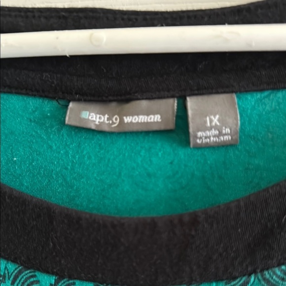 Apt. 9 Green Relaxed Pleated Blouse - Picture 2 of 4